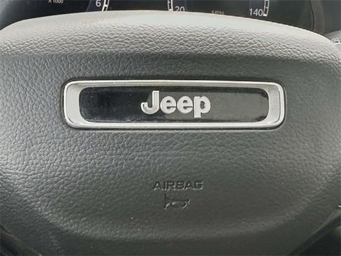Certified 2023 Jeep Grand Cherokee Altitude image 30