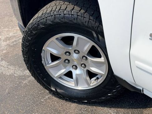 Used 2019 Chevrolet Silverado 1500 LT AWD/4WD image 26