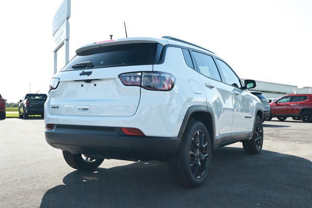 New 2026 Jeep Compass Latitude AWD/4WD image 6