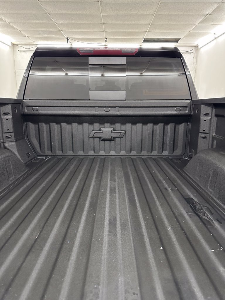Used 2023 Chevrolet Silverado 1500 RST w/ Redline Edition AWD/4WD image 32