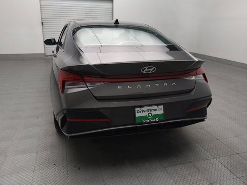 Used 2025 Hyundai Elantra SEL FWD image 6
