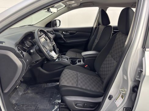 Used 2022 Nissan Rogue Sport SV image 15