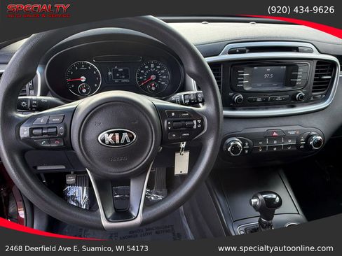 Used 2017 Kia Sorento LX image 18