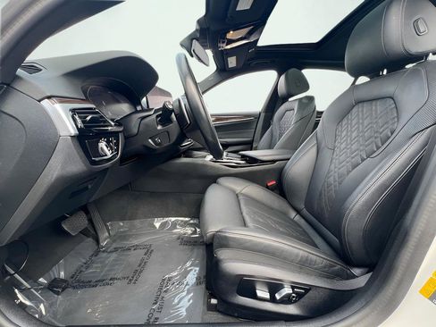 Used 2023 BMW 530e xDrive 530e iPerformance image 15