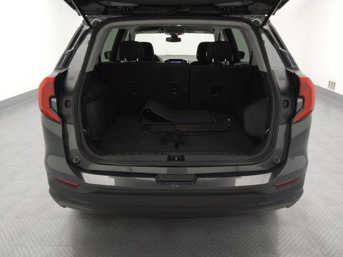 Used 2020 GMC Terrain SLE FWD image 29
