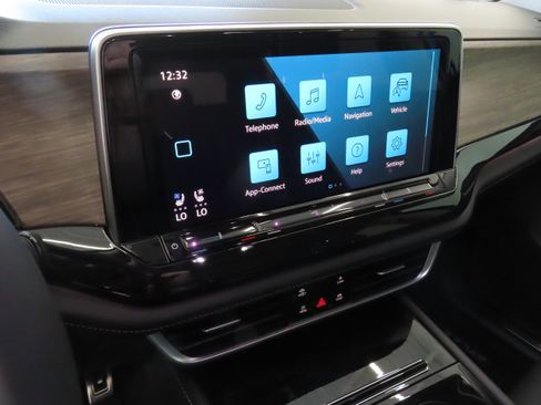 New 2026 Volkswagen Atlas SEL Premium R-Line image 18