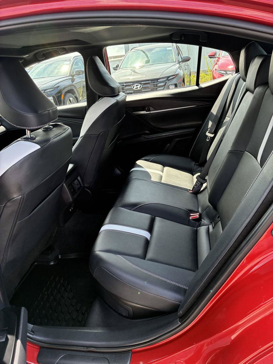 Used 2026 Toyota Camry Hybrid w/ Convenience Package FWD image 15