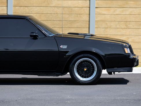 Used 1987 Buick Regal Coupe RWD image 16