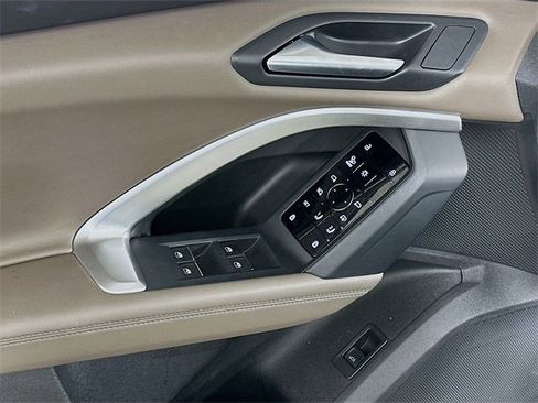 Used 2025 Audi Q5 Prestige image 10