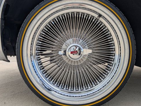 Used 1994 Cadillac Fleetwood Brougham image 13