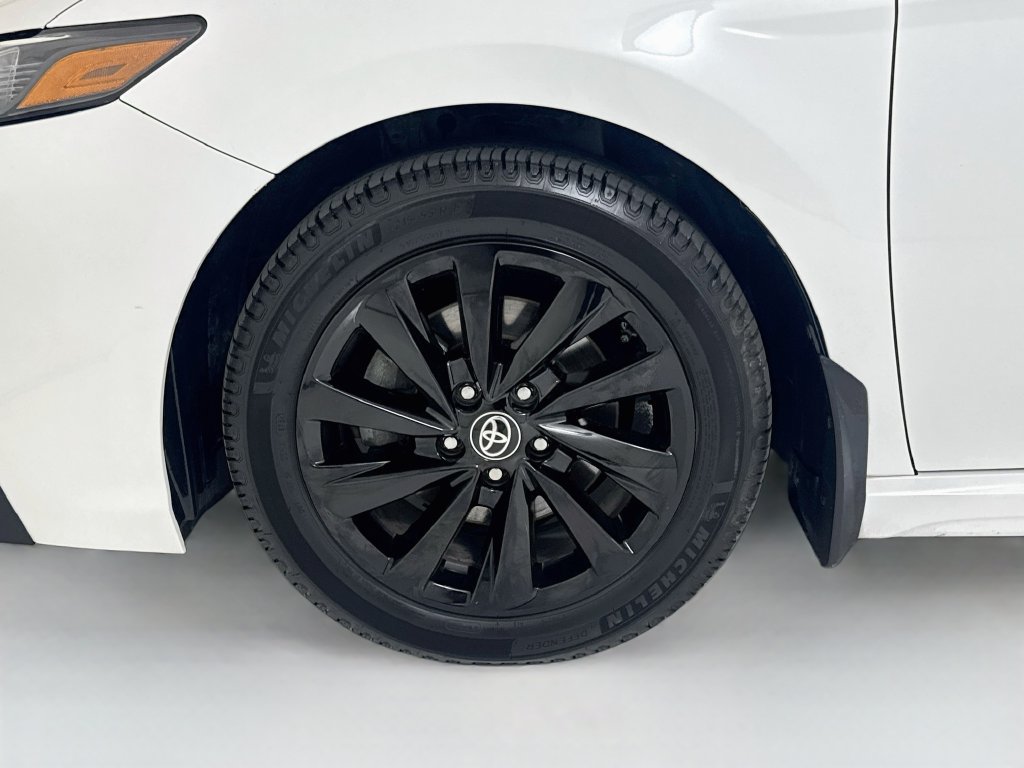 Used 2022 Toyota Camry SE FWD image 31