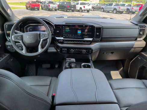 Used 2023 Chevrolet Silverado 1500 LT Trail Boss w/ LT Trail Boss Premium Package AWD/4WD image 16