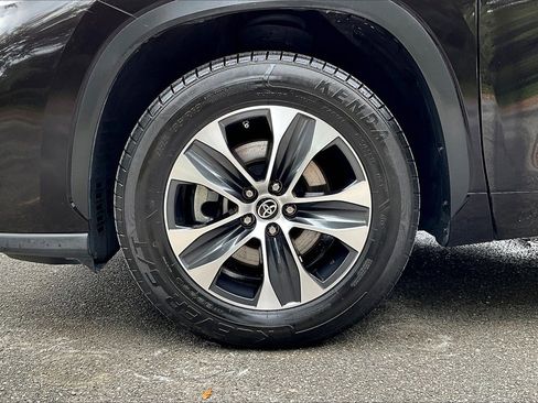 Used 2022 Toyota Highlander XLE image 31