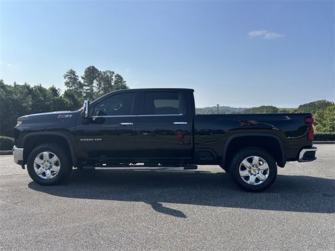 Used 2023 Chevrolet Silverado 2500 LTZ image 8