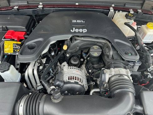 Used 2021 Jeep Gladiator Sport image 25