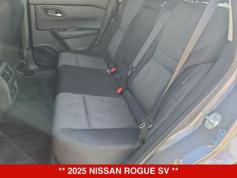 Used 2025 Nissan Rogue SV AWD/4WD image 18