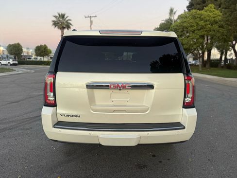 Used 2015 GMC Yukon Denali image 6