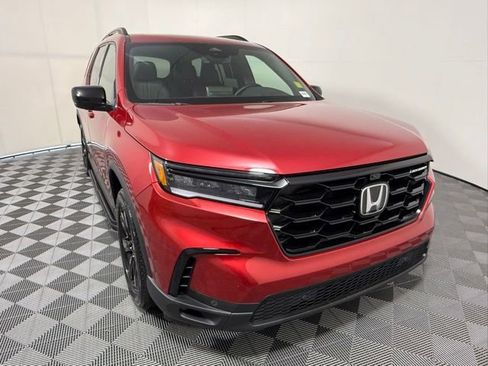Used 2025 Honda Pilot Black Edition image 8