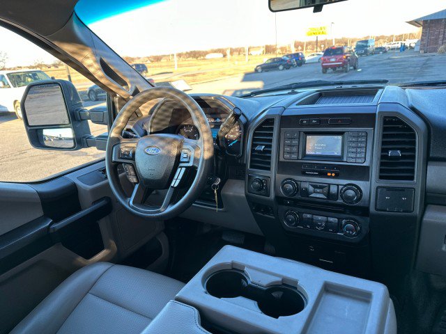 Used 2018 Ford F550 4x4 Regular Cab Super Duty image 8