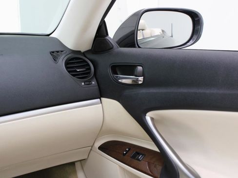 Used 2011 Lexus IS 250C image 61