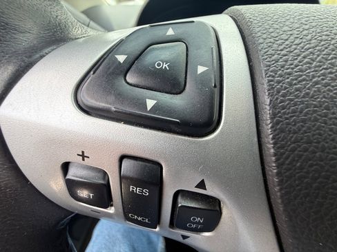 Used 2013 Ford Edge SEL image 19