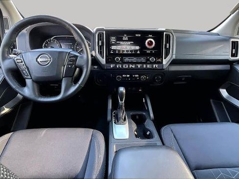 Certified 2025 Nissan Frontier SV w/ SV Convenience Package RWD image 15