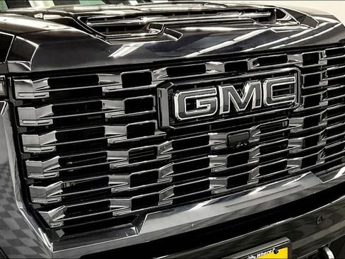 Used 2024 GMC Sierra 2500 Denali Ultimate w/ Max Trailering Package AWD/4WD image 35