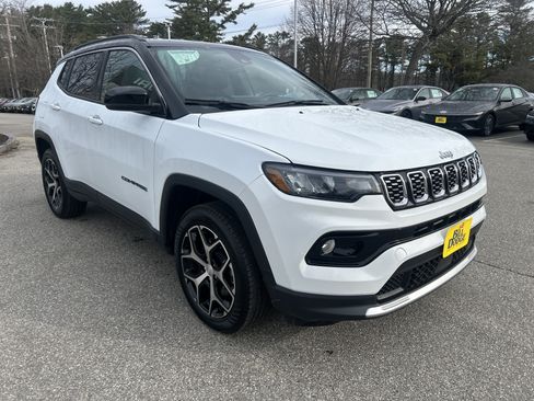 Used 2024 Jeep Compass Limited AWD/4WD image 3