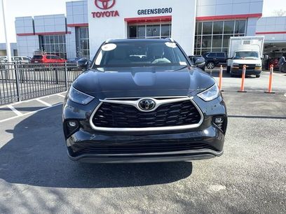 Used 2023 Toyota Highlander XLE