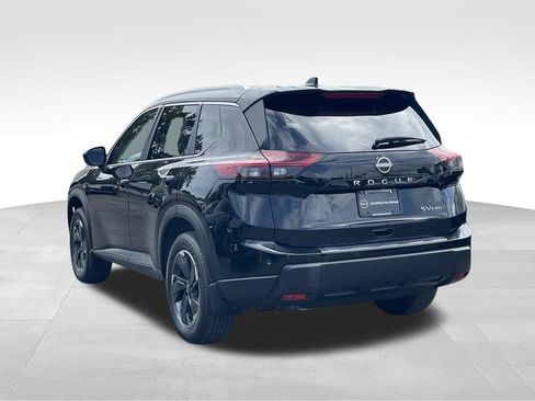 Certified 2024 Nissan Rogue SV w/ SV Premium Package AWD/4WD image 5