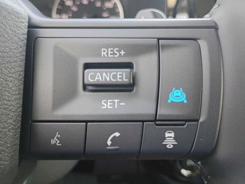 New 2026 Nissan Pathfinder SV image 12