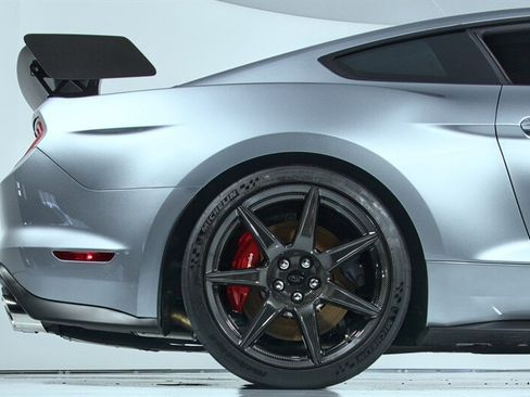Used 2022 Ford Mustang Shelby GT500 w/ Carbon Fiber Track Pack RWD image 12