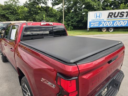 Used 2023 Chevrolet Colorado Z71 w/ Z71 Convenience Package 2 AWD/4WD image 12