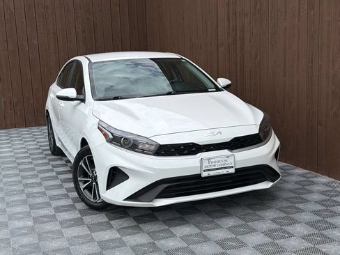 Used 2024 Kia Forte LXS w/ LXS Technology Package FWD image 8