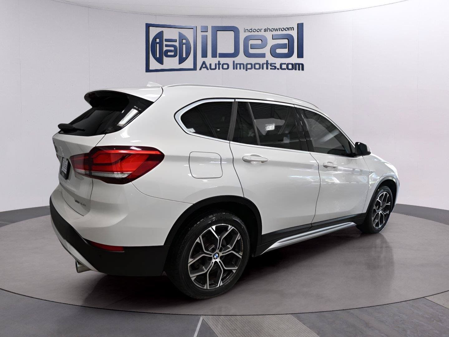 Used 2021 BMW X1 xDrive28i AWD/4WD image 5