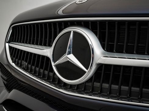 New 2026 Mercedes-Benz C 300 4MATIC Sedan image 3