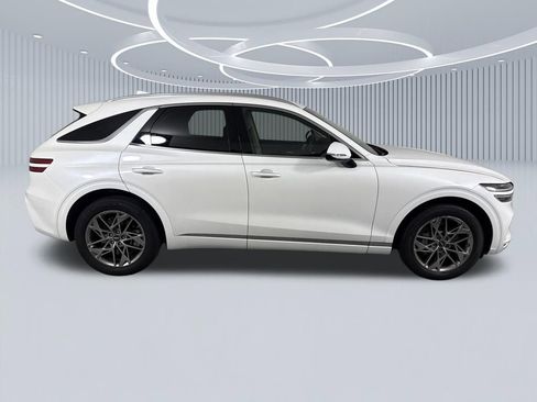 Certified 2025 Genesis GV70 2.5T AWD/4WD image 2