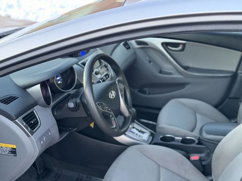 Used 2013 Hyundai Elantra GLS w/ Preferred Pkg image 10