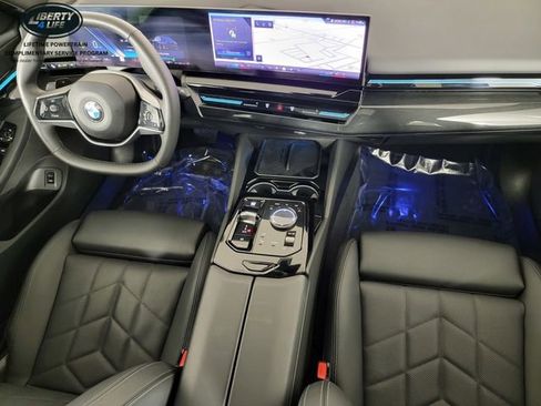 Used 2026 BMW 530i xDrive AWD/4WD image 34