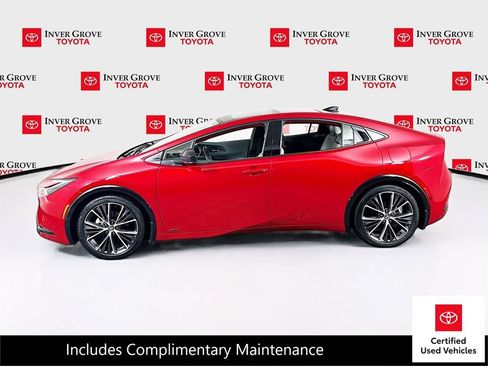 Used 2024 Toyota Prius XLE image 9