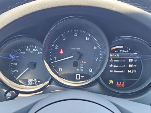 Certified 2026 Porsche Macan AWD/4WD image 16
