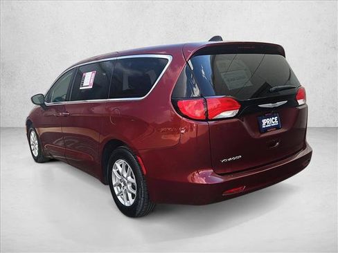 Used 2022 Chrysler Voyager LX FWD image 8