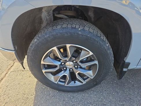 Used 2024 Chevrolet Silverado 1500 LT image 20