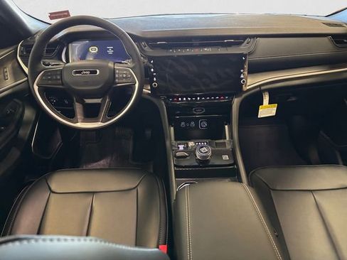 New 2026 Jeep Grand Cherokee Limited image 12