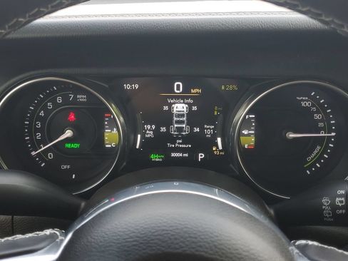 Used 2023 Jeep Wrangler Unlimited Sahara w/ Cold Weather Group AWD/4WD image 21