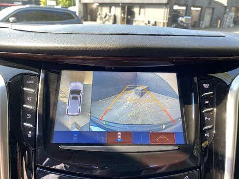 Used 2020 Cadillac Escalade ESV Premium Luxury AWD/4WD image 24