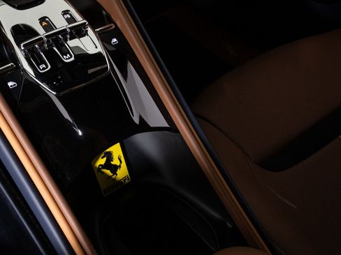 Used 2024 Ferrari Roma image 37