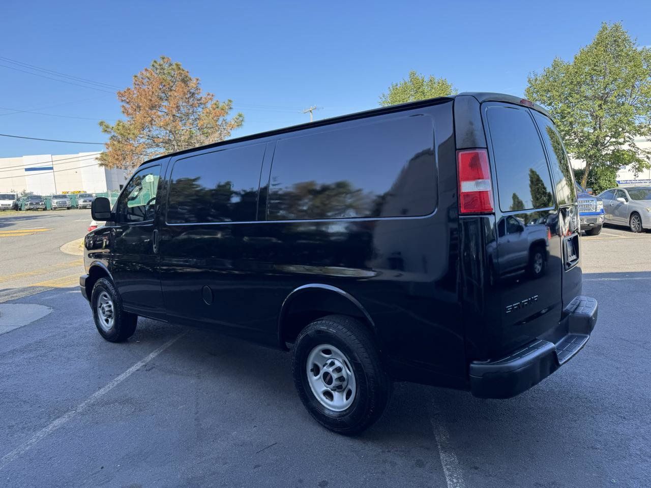 Used 2020 GMC Savana 2500 RWD image 22