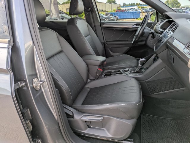 Used 2023 Volkswagen Tiguan SE R-Line AWD/4WD image 24