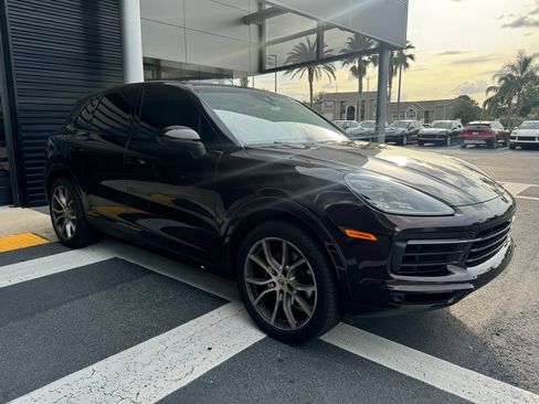 Certified 2019 Porsche Cayenne AWD/4WD image 2